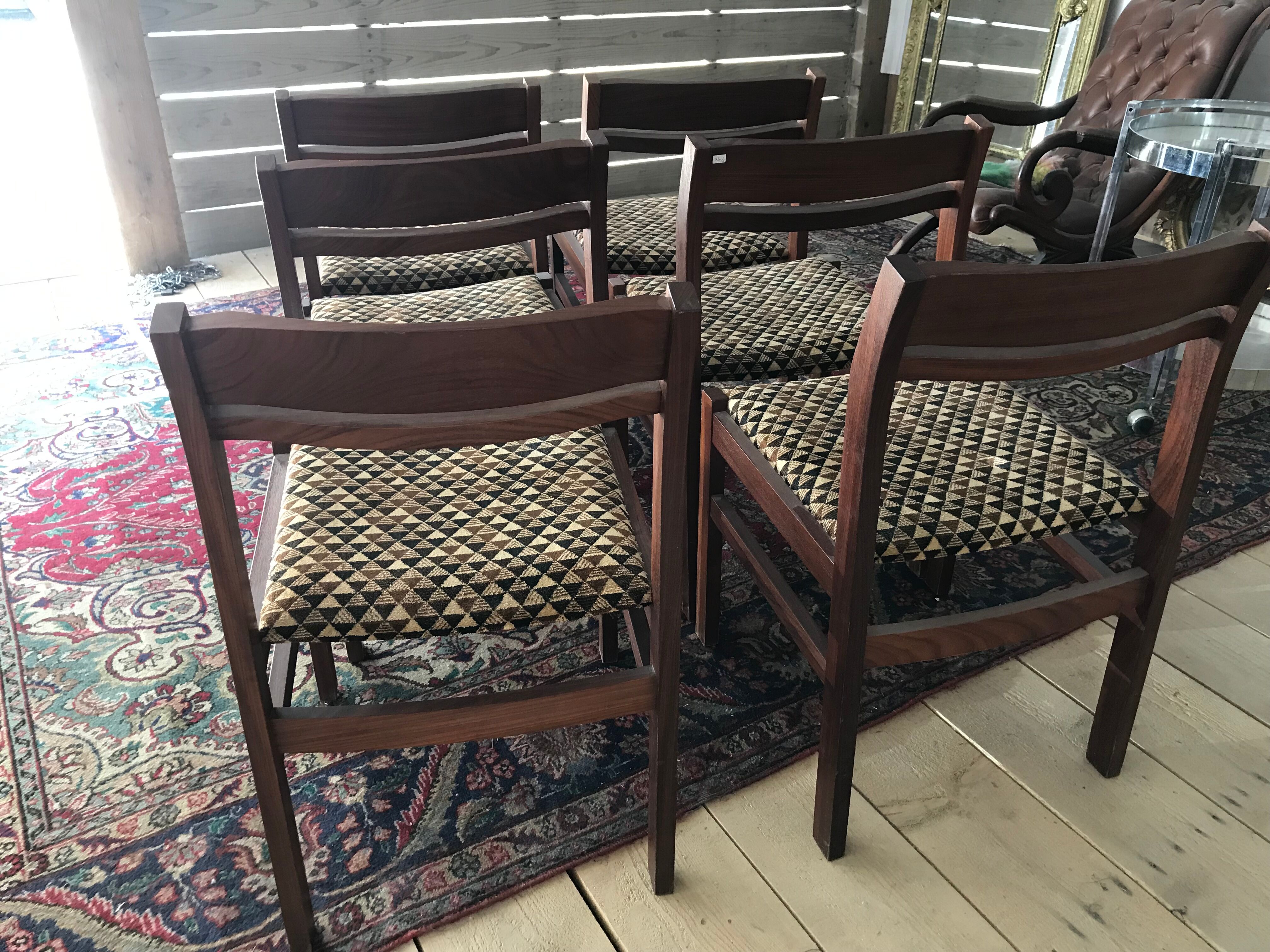 Série de six chaises en teck
