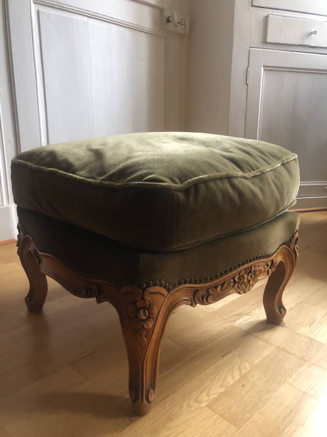 Paire de fauteuil bergère avec repose pied