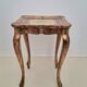 Table d'appoint en bois doré florentin italien du milieu du siècle avec peinture à la main F