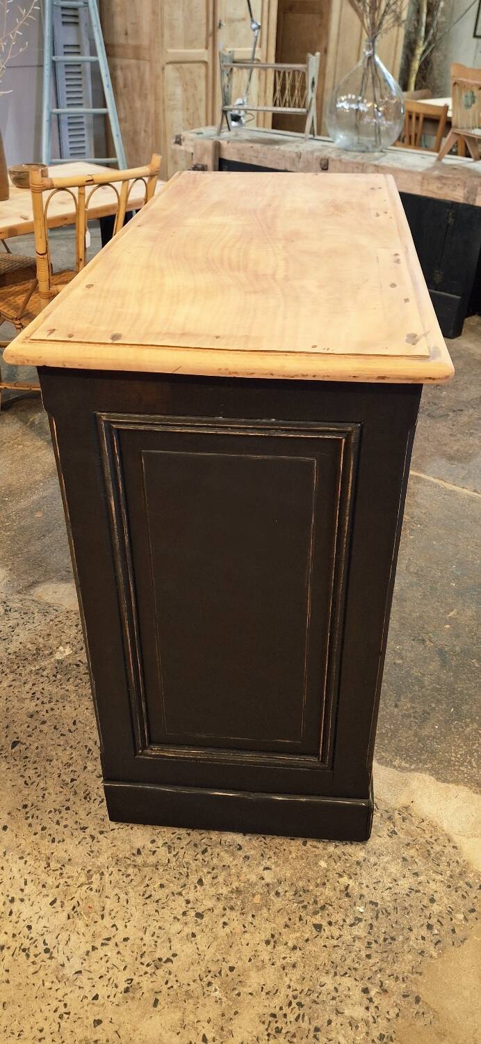 Antique counter