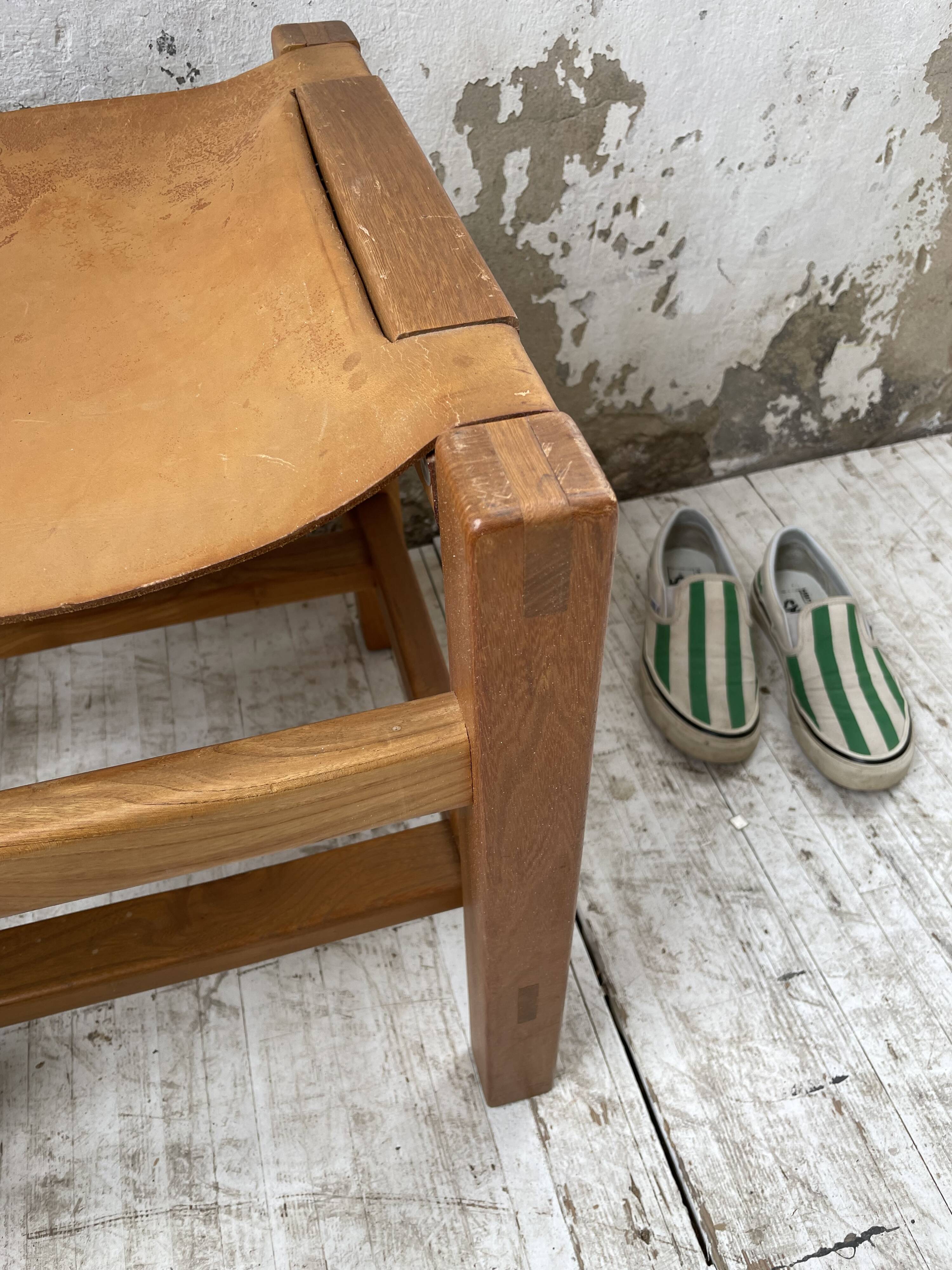 Solid elm and leather stool Maison Regain