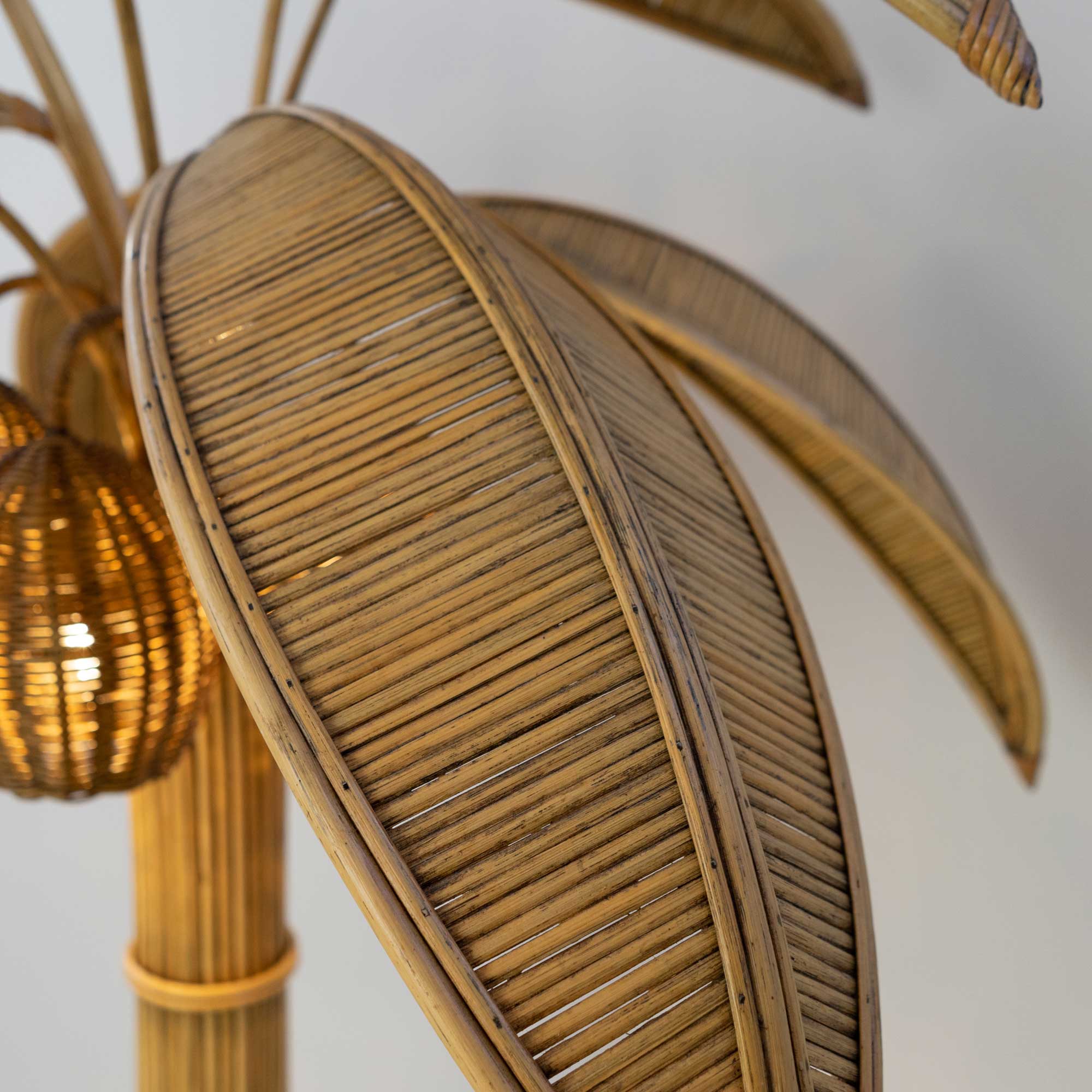 Lampadaire palmier vintage en rotin