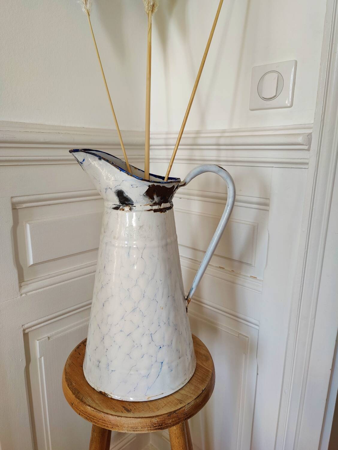 Large enameled water pot