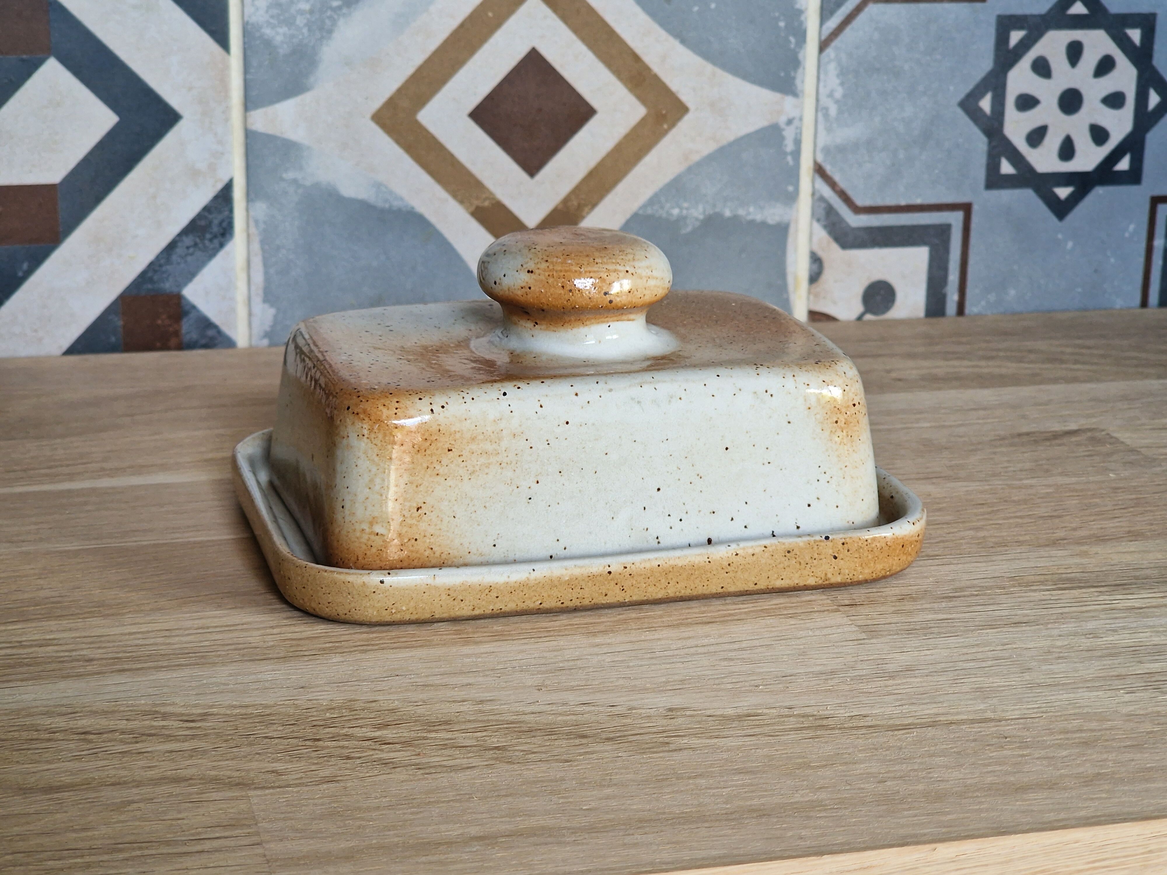 Butter dish in Marais sandstone