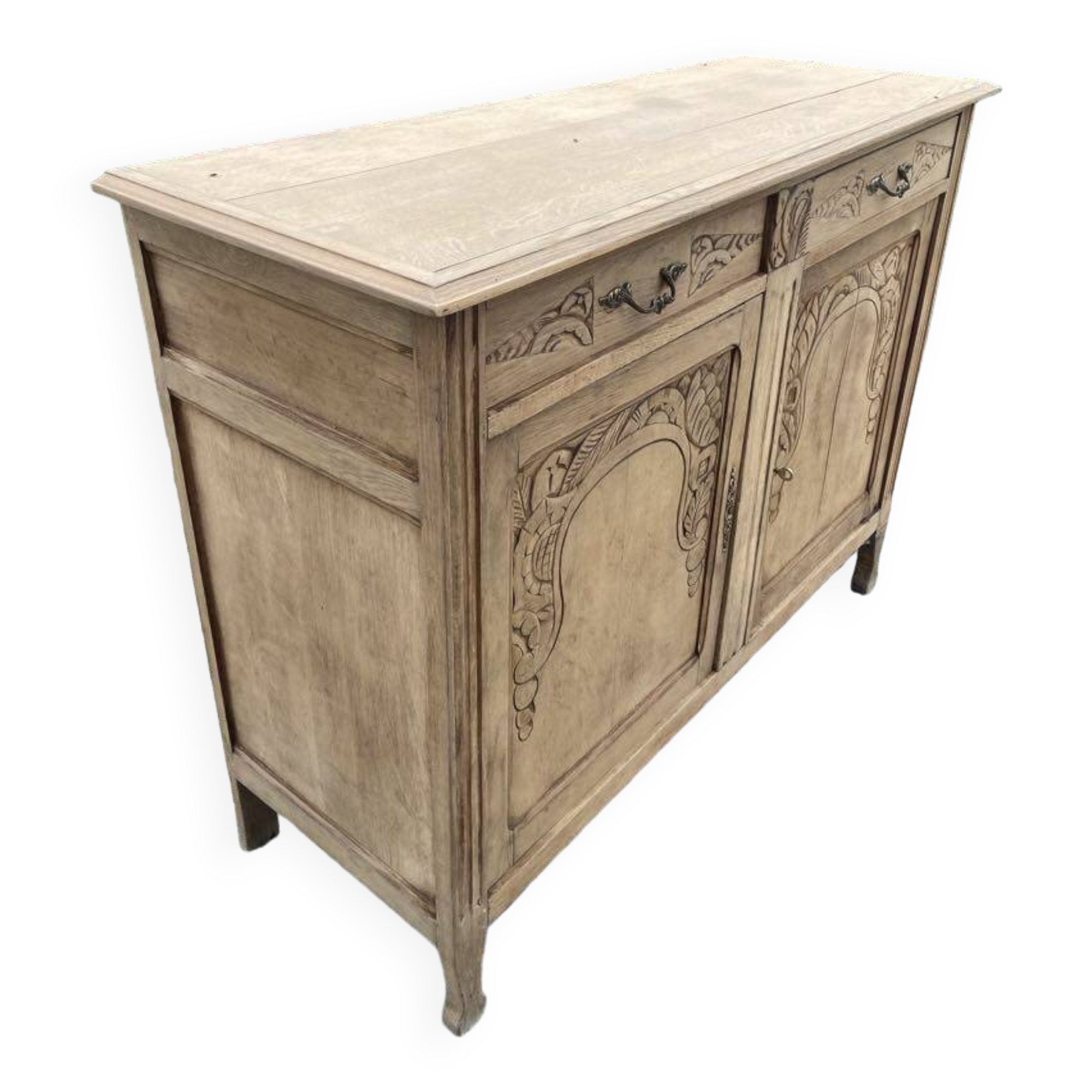 Parisian buffet in raw wood