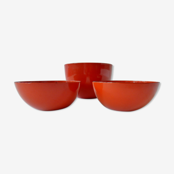 Orange-red enamelled bowls by Kaj Franck for Finel 1960s