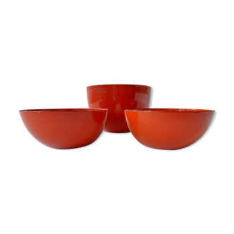 Orange-red enamelled bowls by Kaj Franck for Finel 1960s