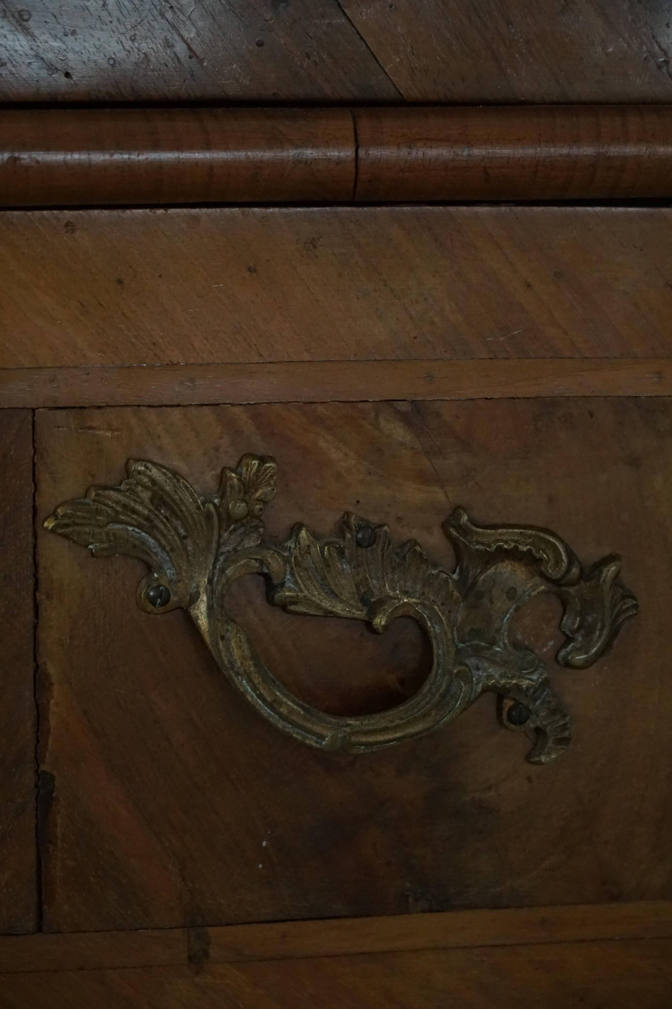 18ème siècle, commode danoise baroque serpentine antique en noyer