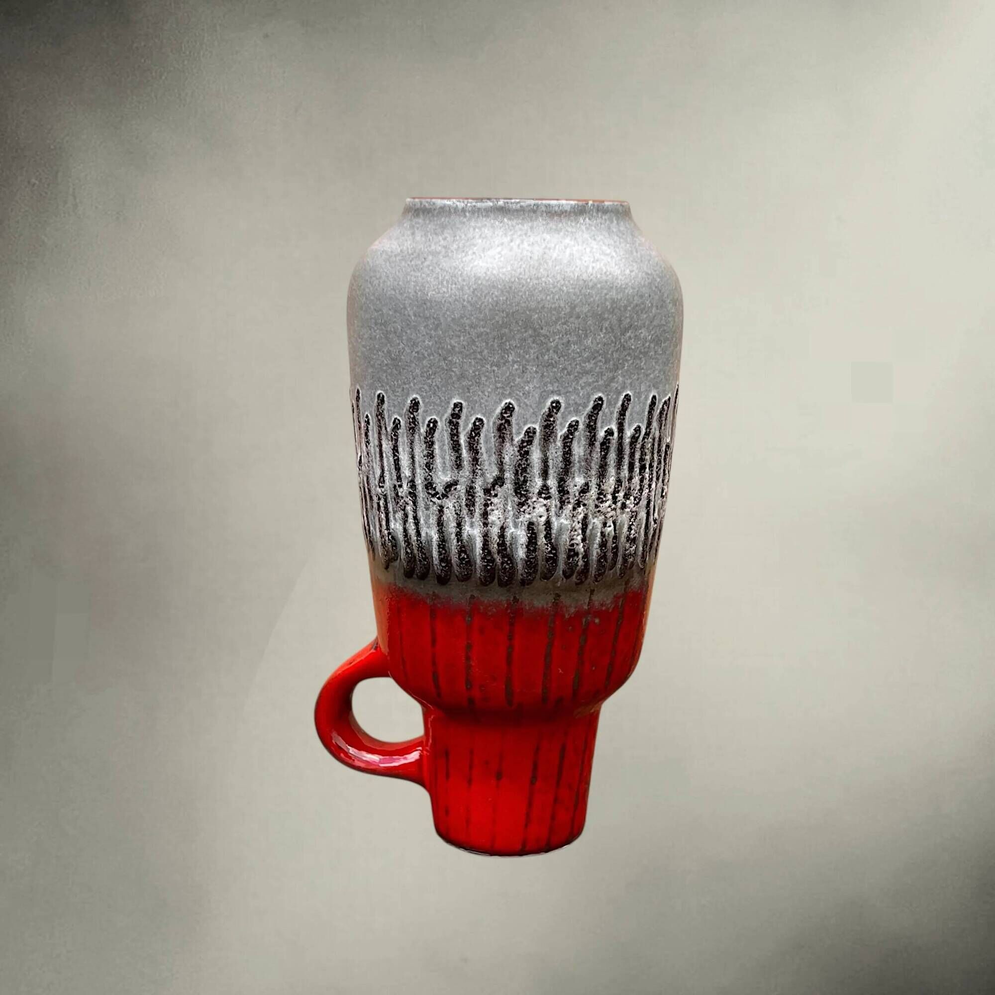 Vase Carstens Tönnieshof 1532-34 in red and grey fat lava ceramic – 1960s