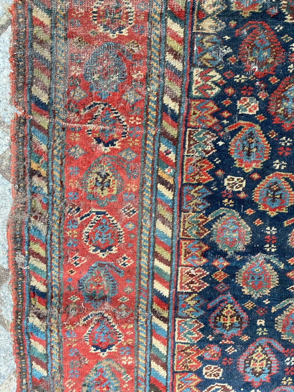 Pretty old Persian carpet of ghashghai handmade 177x328 cm