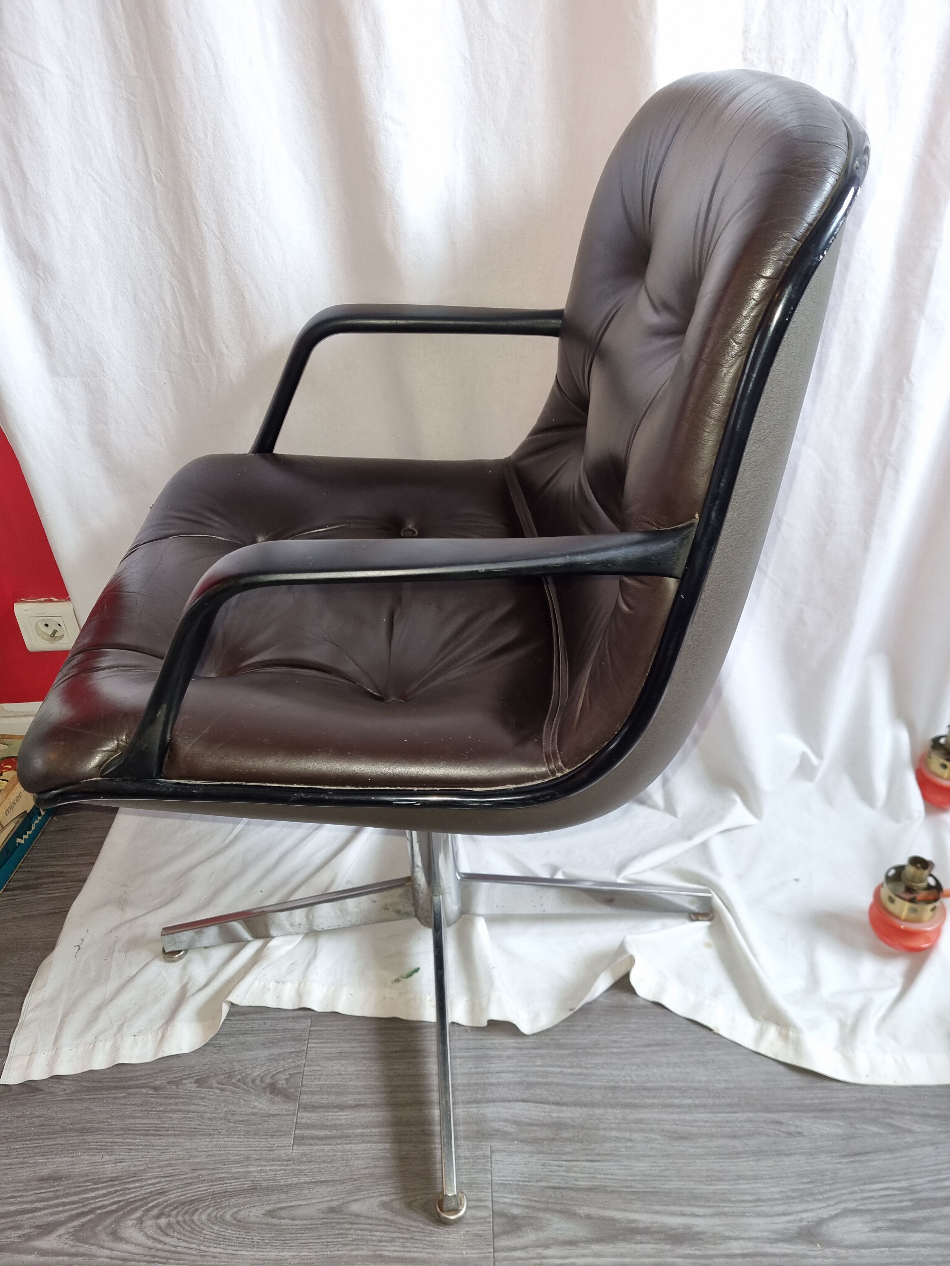 Vintage leather armchair from 1970