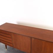 Buffet en teck du milieu du siècle par Fredrik A. Kayser, Norvège, années 1960.
