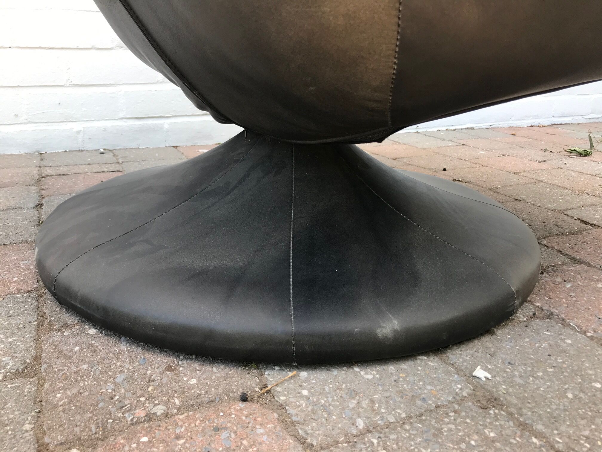 80s leather armchair