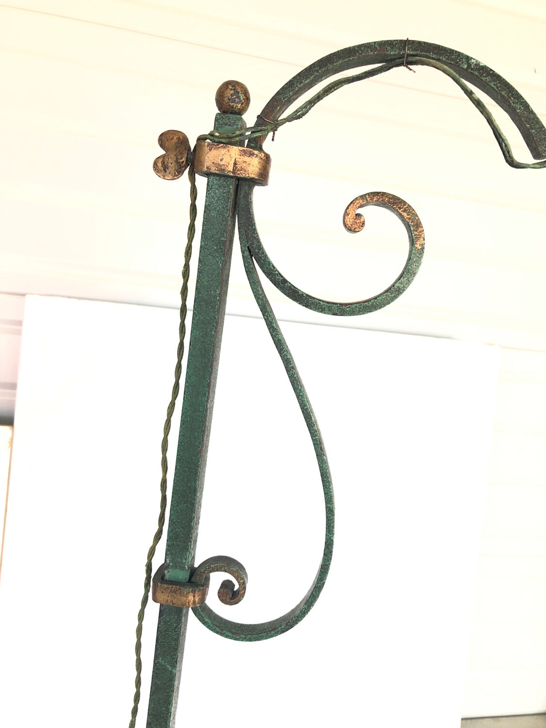 Lampadaire en fer forgé vert et doré vintage année 50