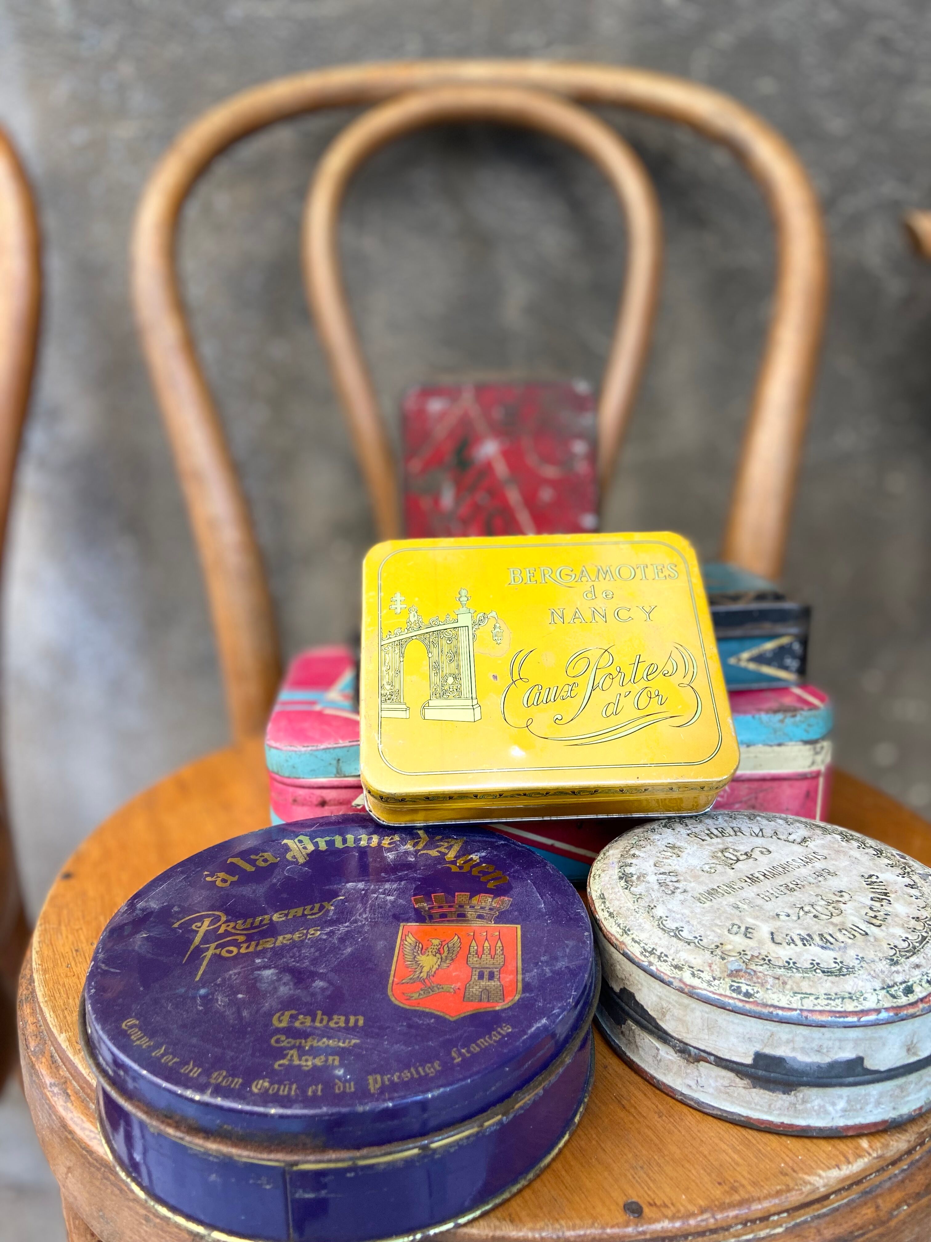 Old metal box "Bergamot de Nancy"