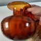 Vase en verre bullé orange