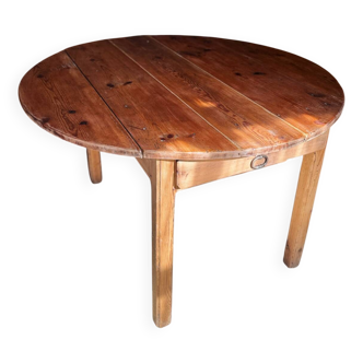 Round farmhouse table