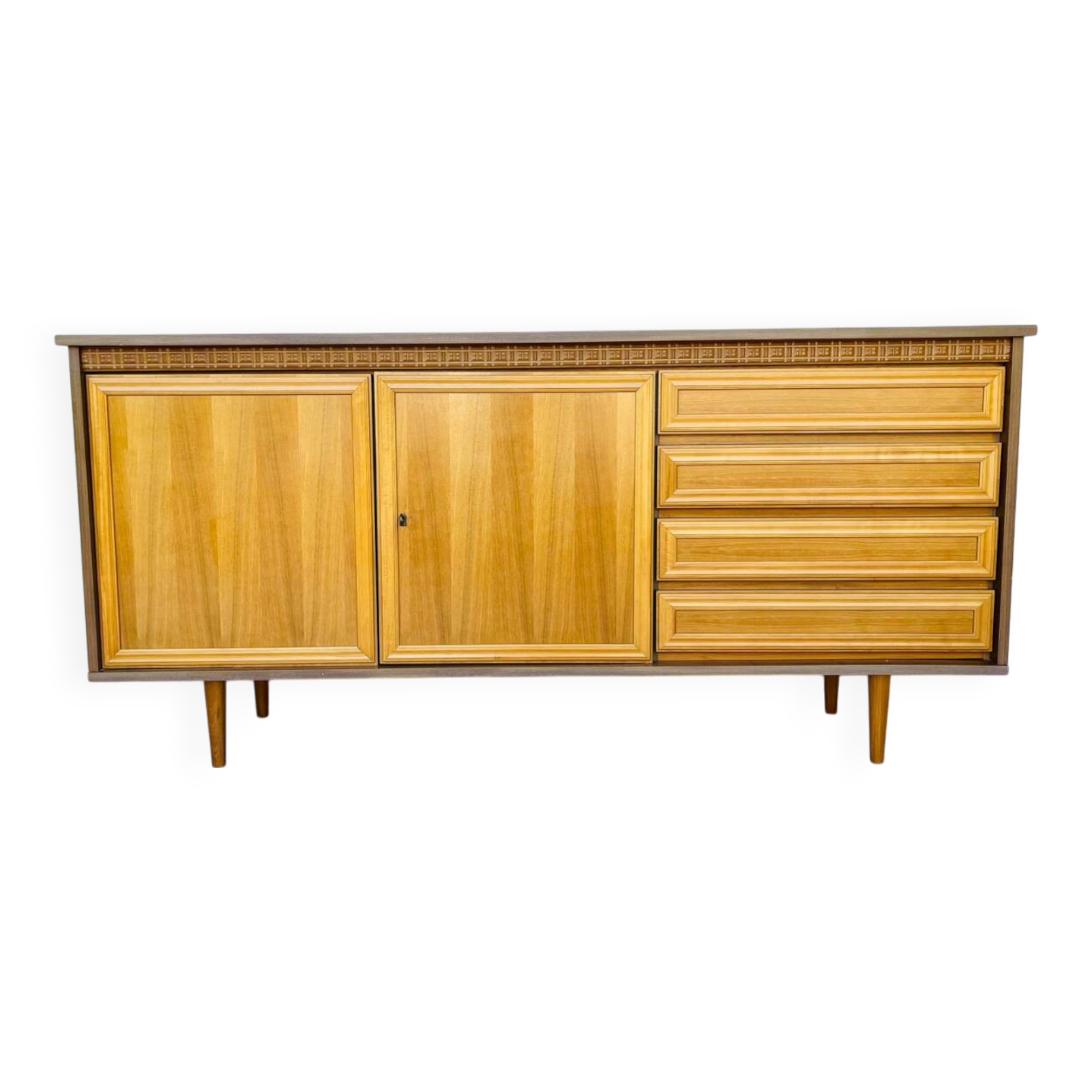 Vintage enfilade in elm from the 1960s.
