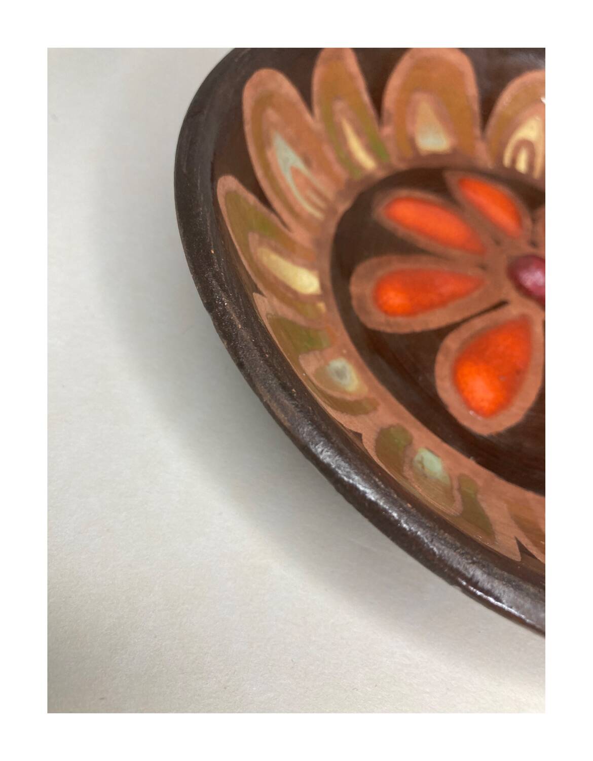 Ceramic pocket emptier