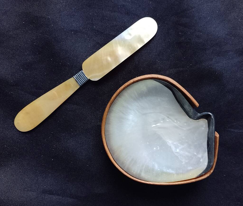Caviar Dish Genuine Mother of Pearl Shell Knife & Teak Wood
