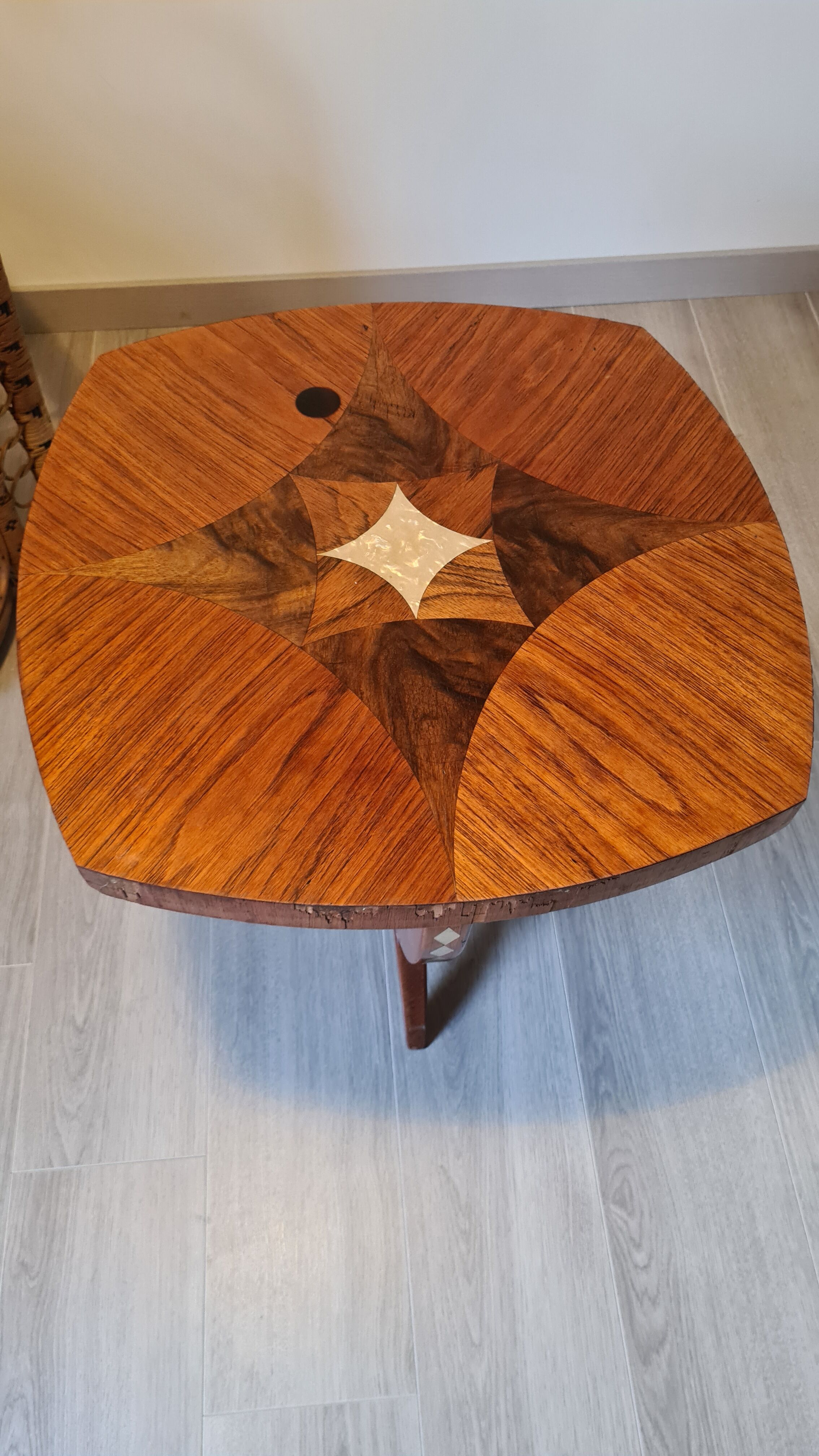 Table d'appoint art déco avec inserts de nacre