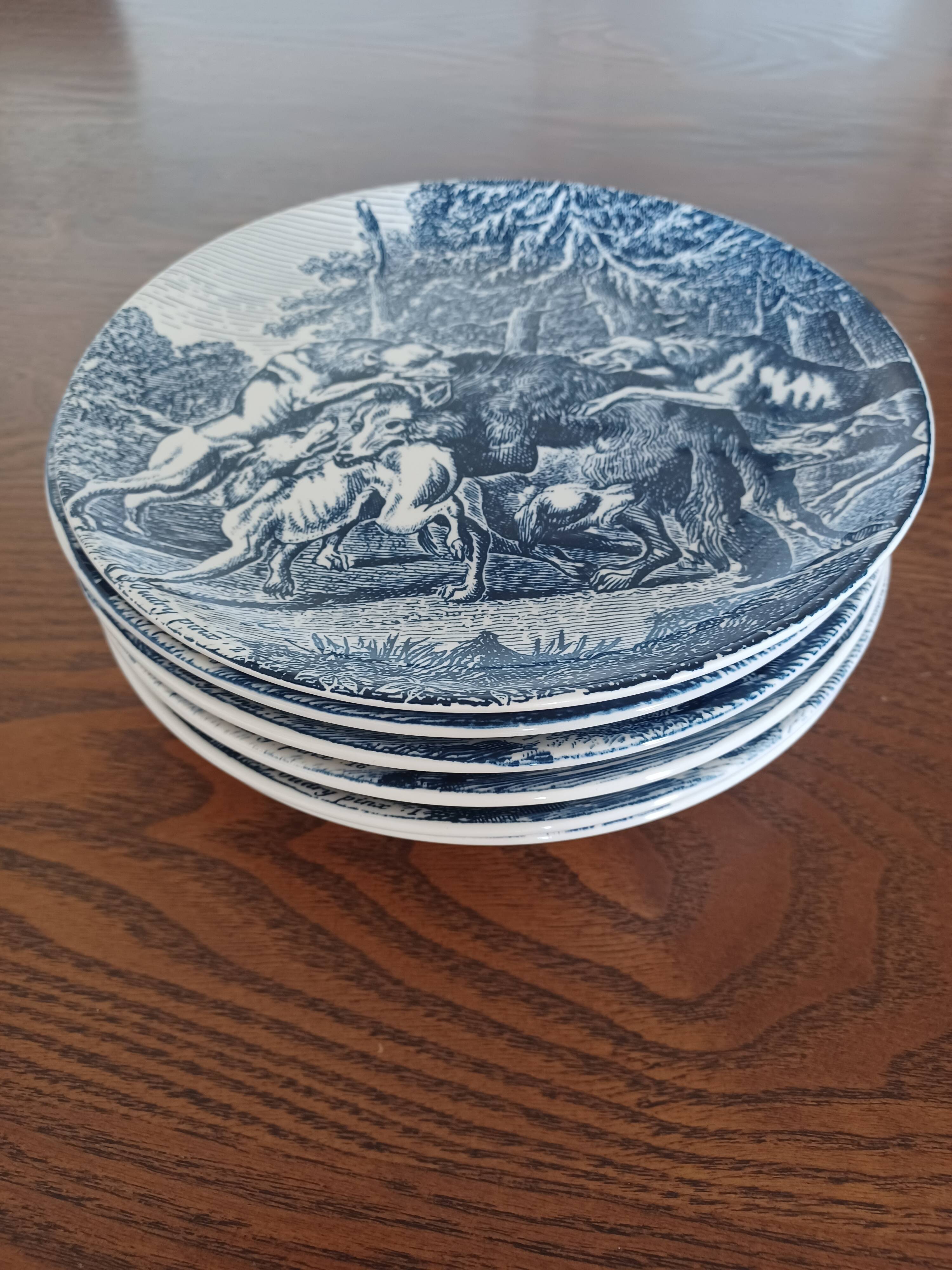 Gien porcelain plates, hunting scenes