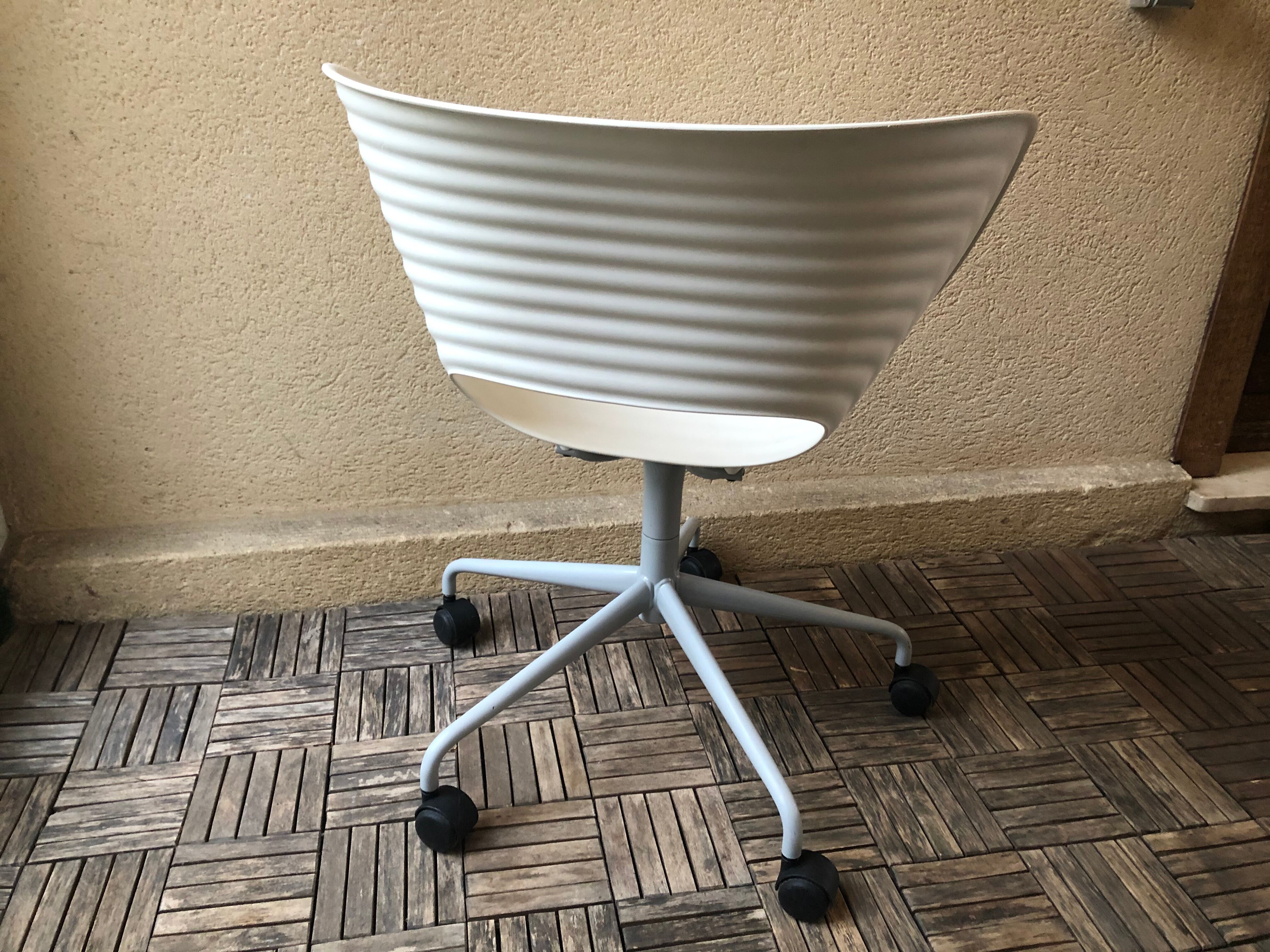 Tom Vac wheelchair design Ron Arad vintage Vitra 90 white