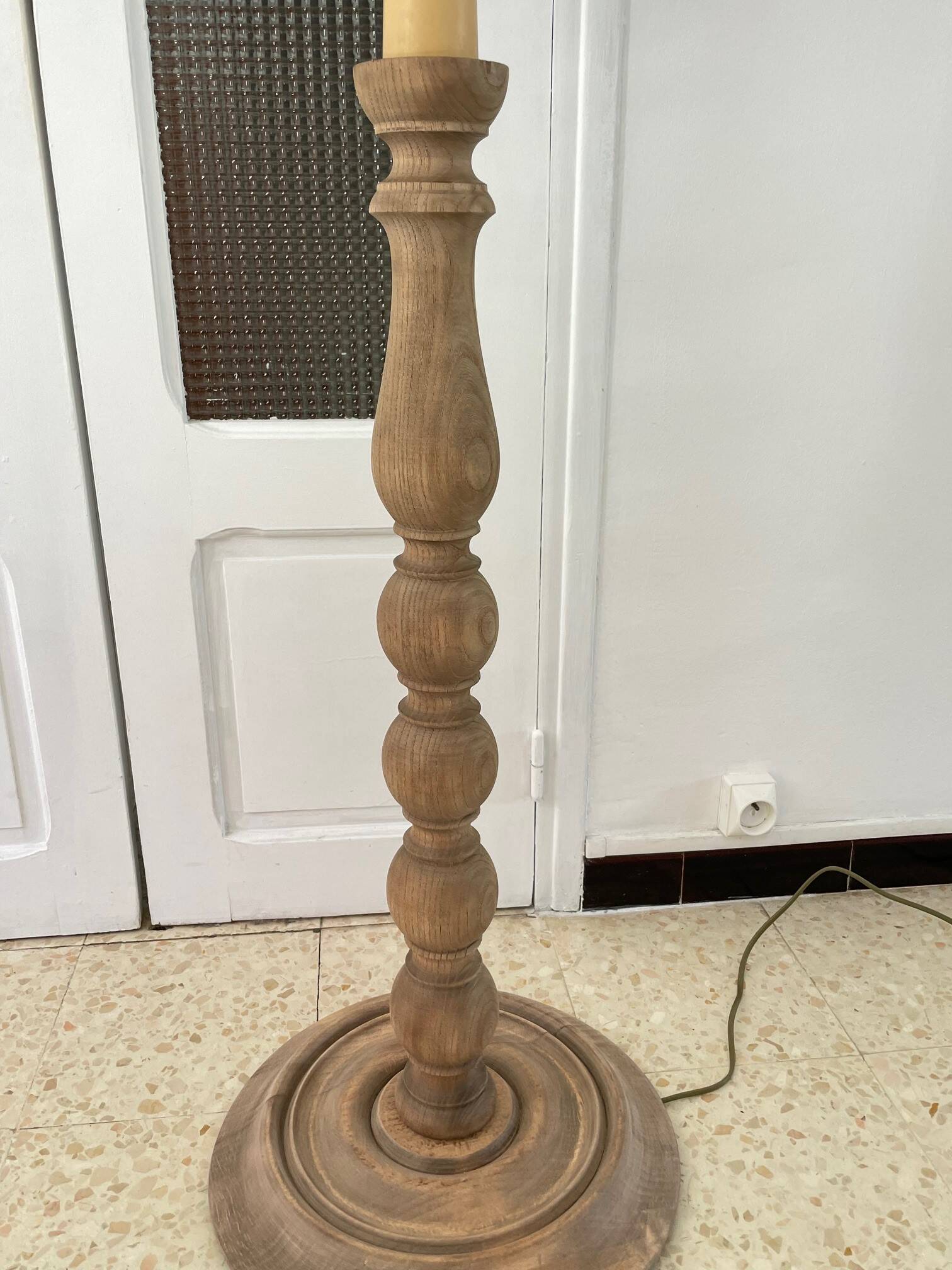 Lampadaire vintage en bois naturel et abat jour en corde années 1960