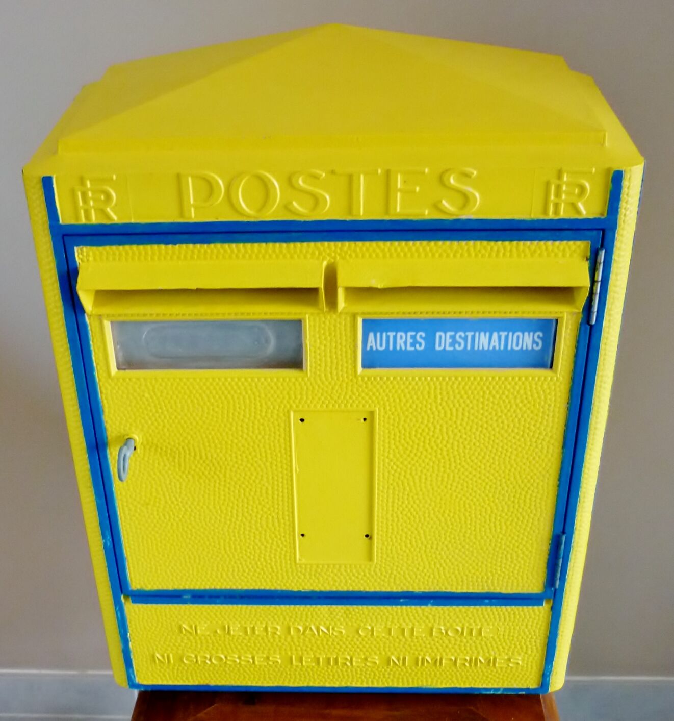 Double mailbox reformed, La Poste Dejoie Nantes 1969