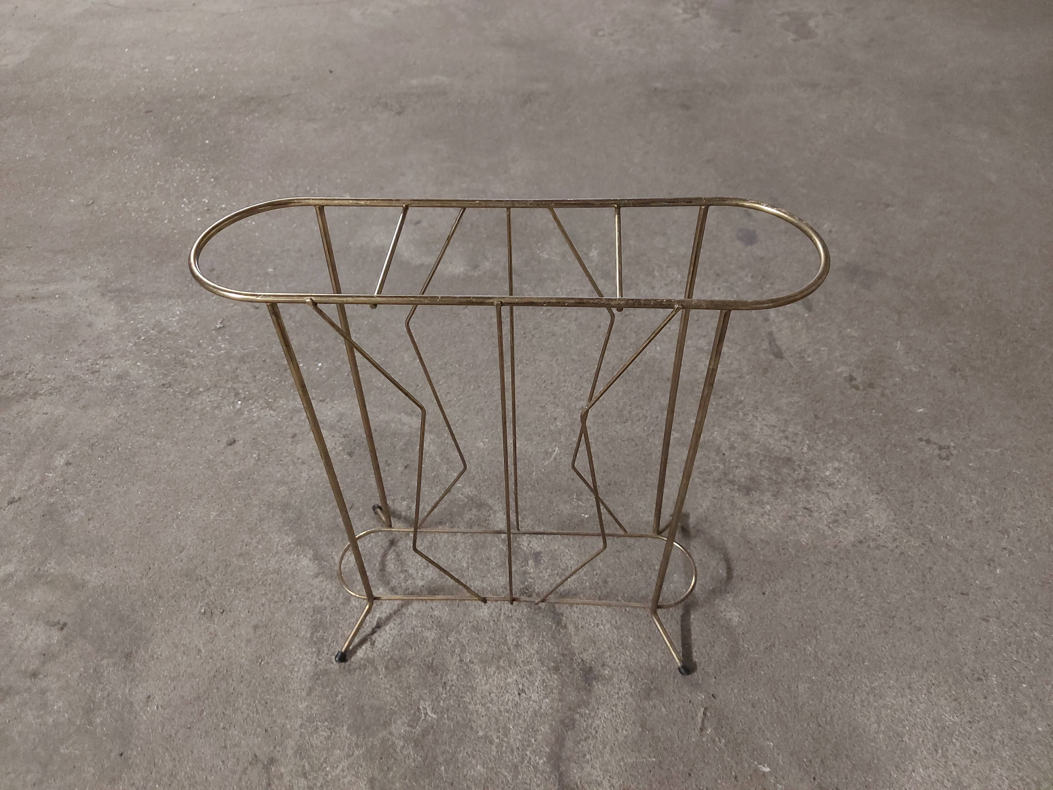 Vintage umbrella door