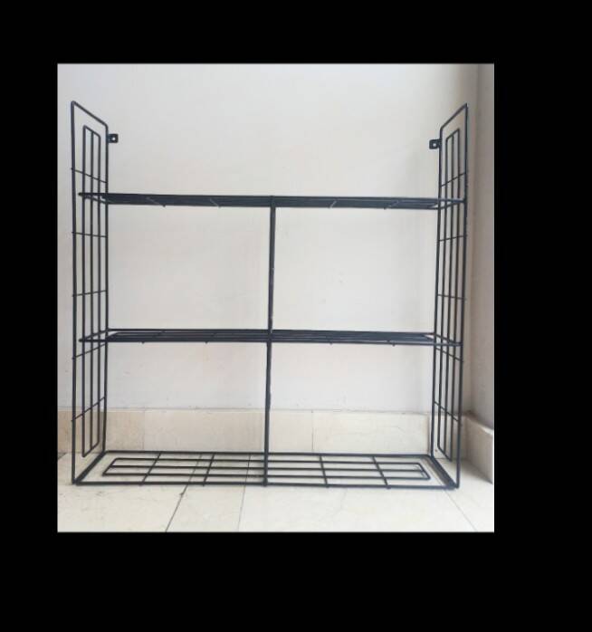 Minimalist floating shelf unit
