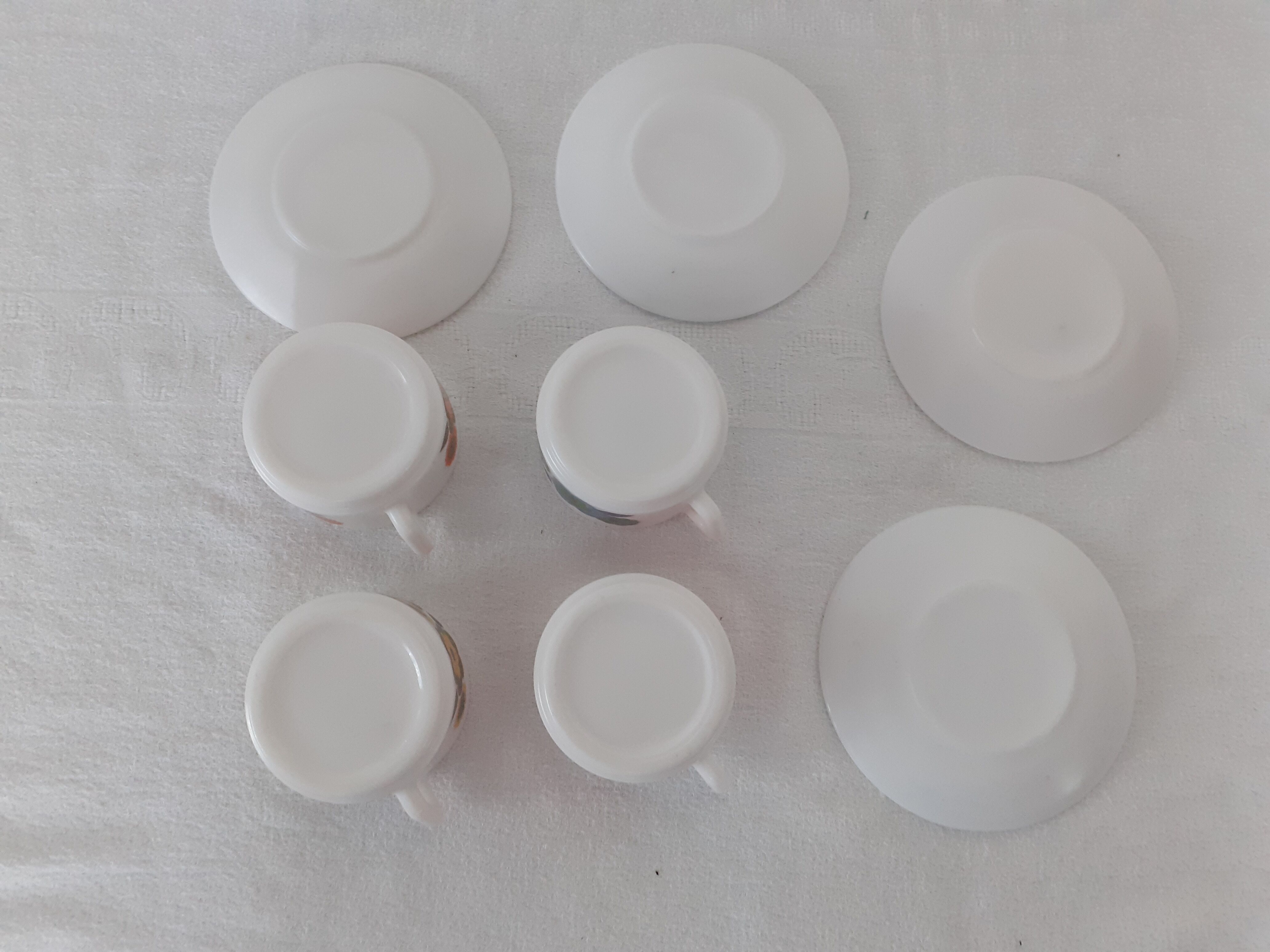 4 Cups LOTUS Arcopal yellow orange blue red vintage