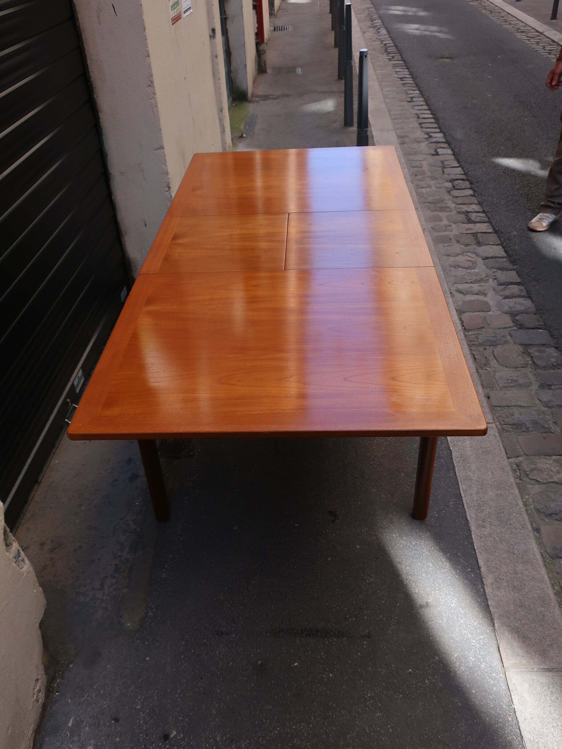 Nathan furniture dining table in 60s teak with butterfly extension