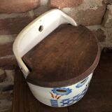 Salt pot