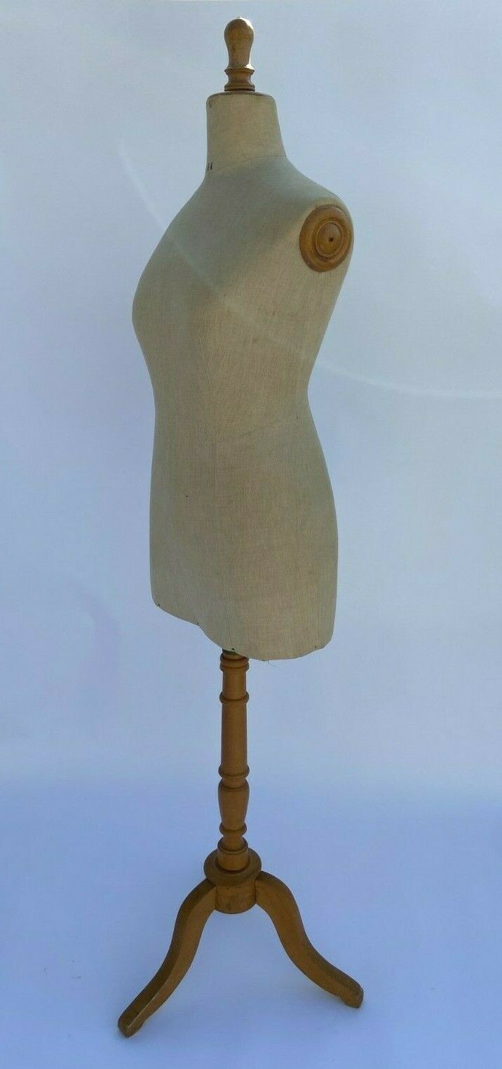 Mannequin of couture 1900 fabric structure wood