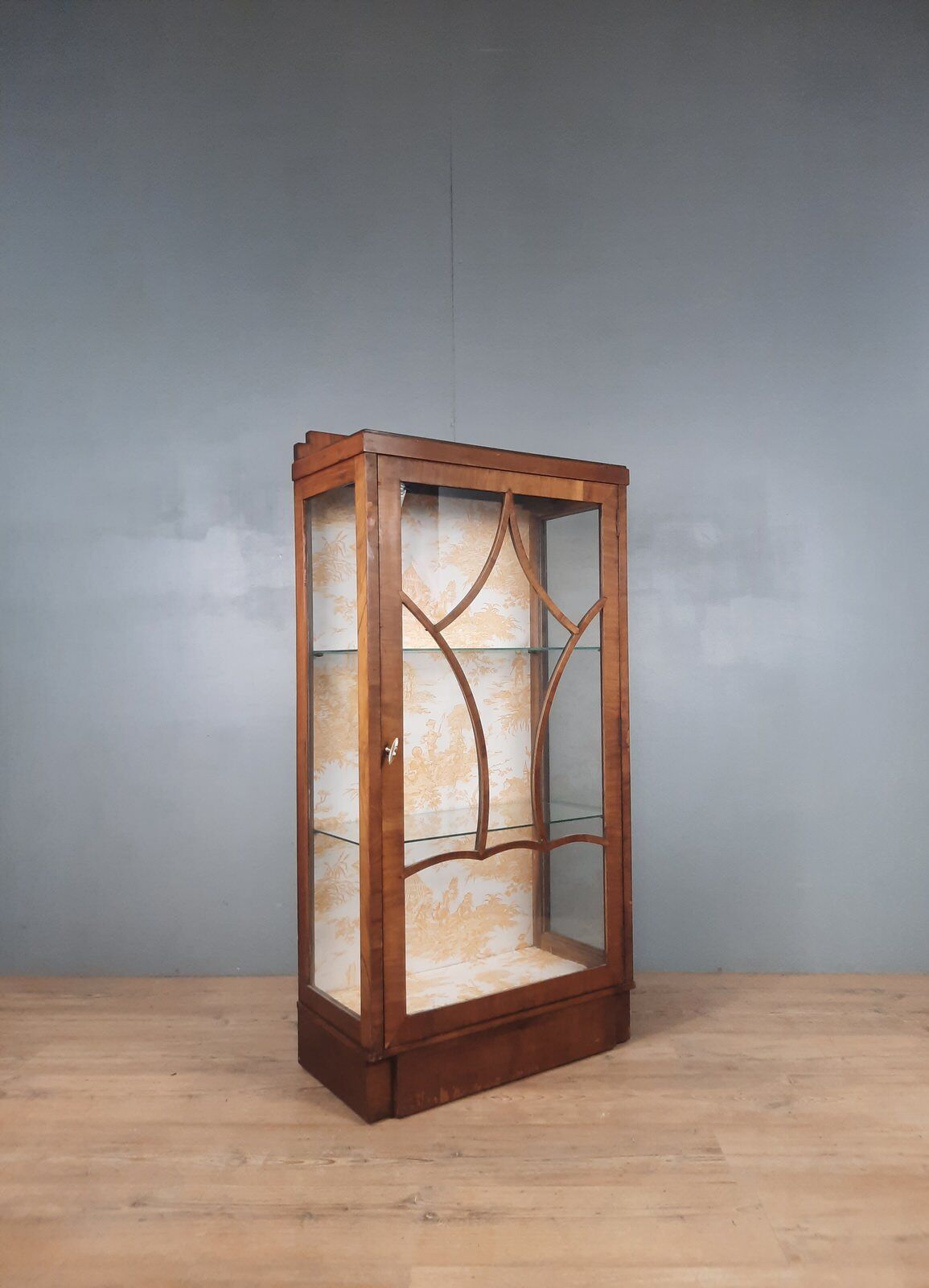 English art deco style showcase