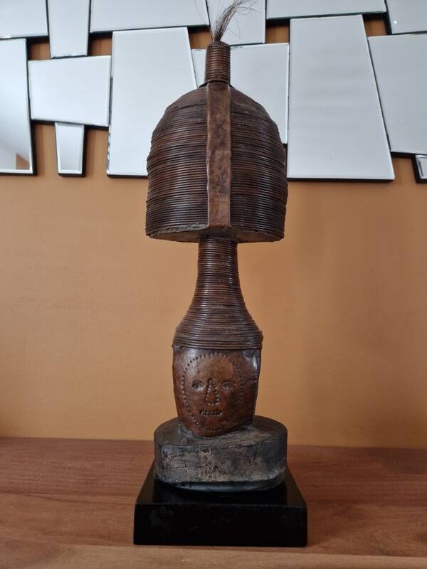 Bwété, figure de gardien reliquaire - Kota Mahongwé, Gabon - bois et cuivre