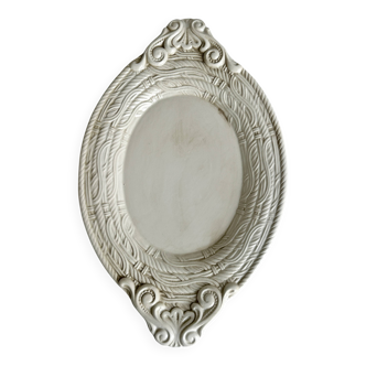Large oval dish in sculpted white ceramic