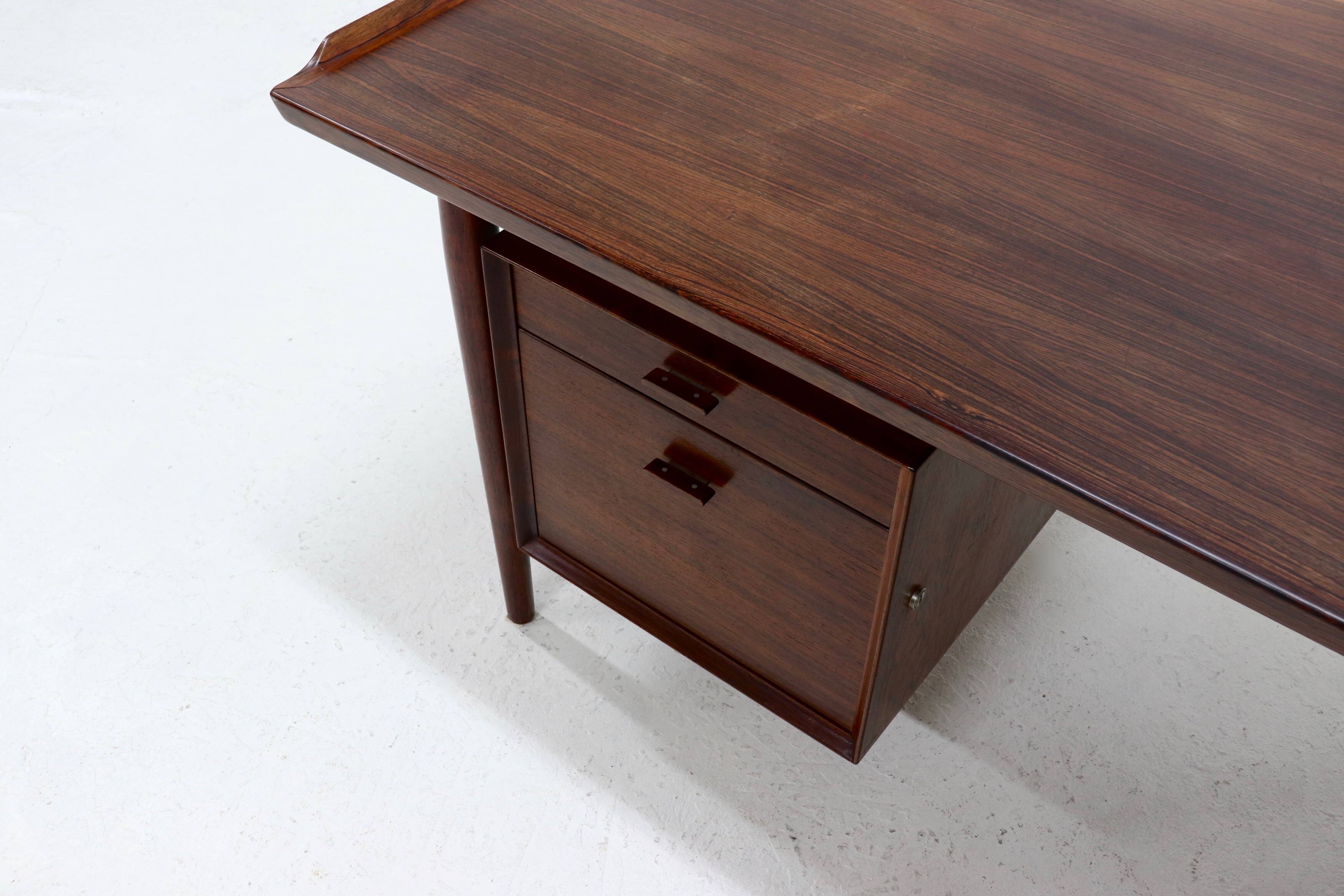 Rosewood Executive Desk Model 209 by Arne Vodder for Sibast 1955