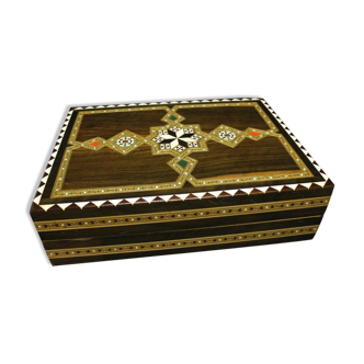 Wooden chess game