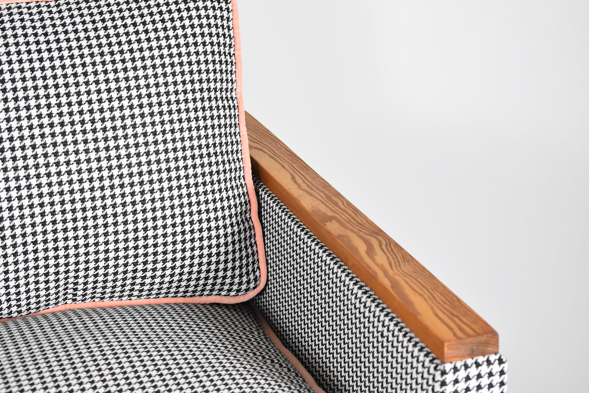Mid-century original armchair Cube, 1970s,  restored, pied de poule
