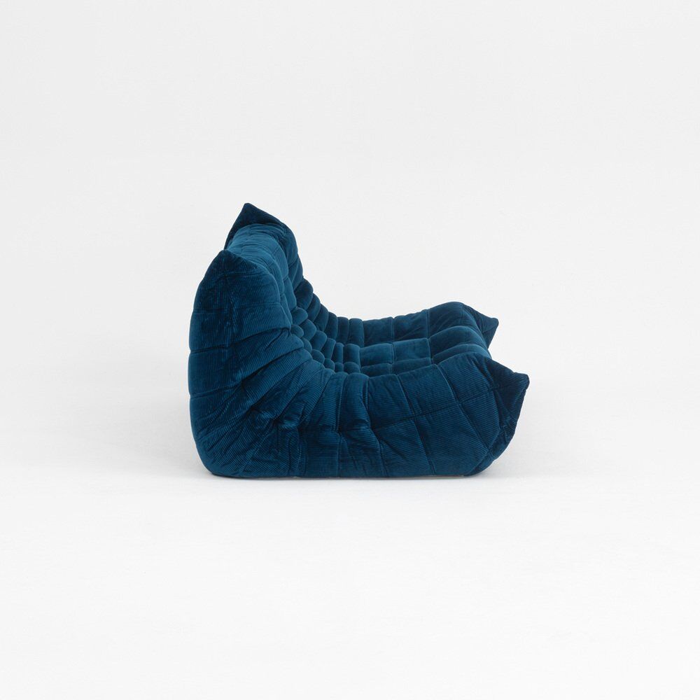 Canapé trois places Togo en tissu bleu foncé par Michel Ducaroy pour Ligne Roset