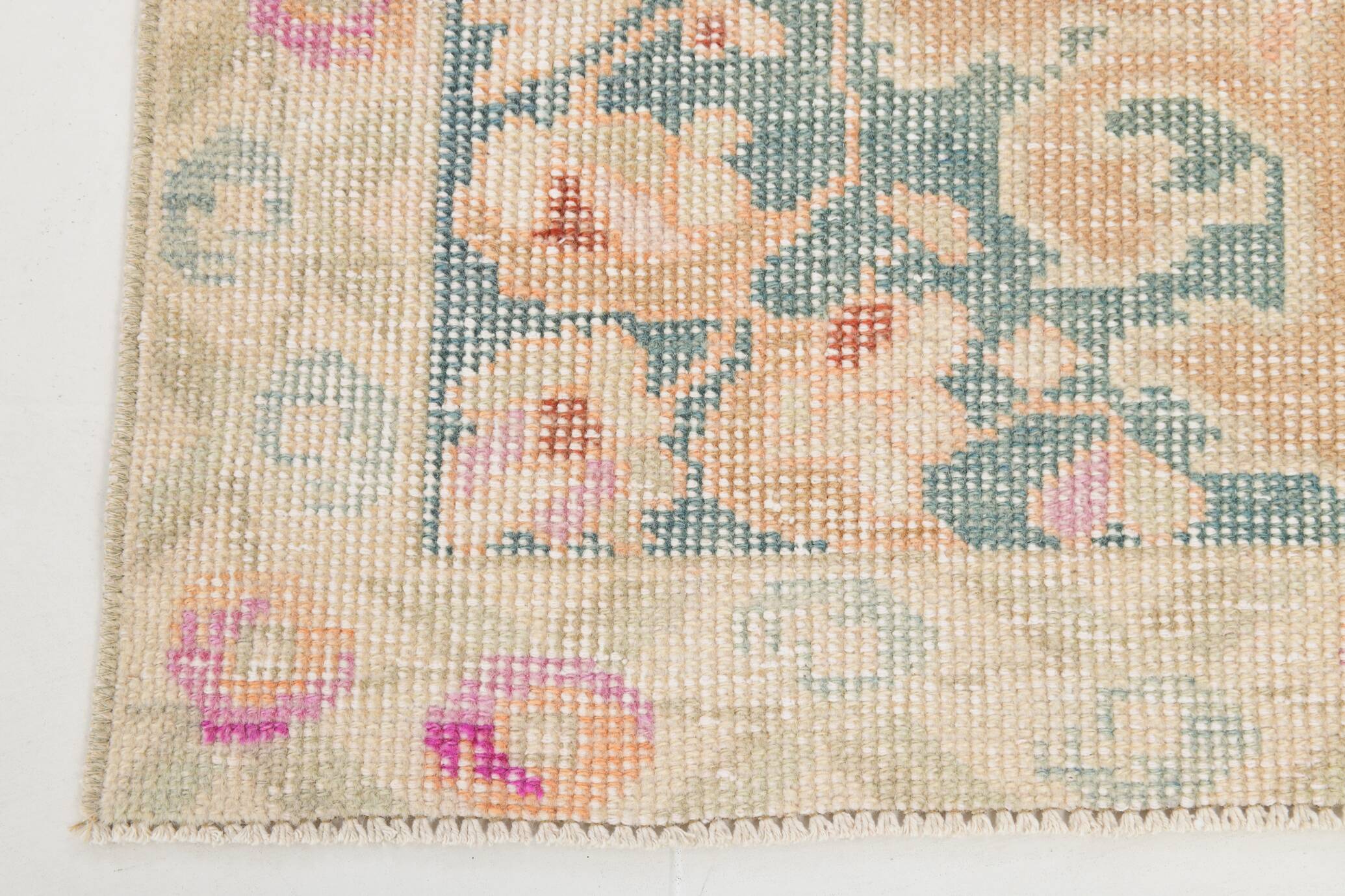 Cream & Green Oriental Persian Rug, 135x221Cm