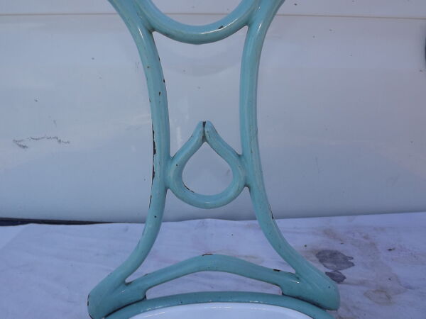 Porte parapluie en fonte émaillée