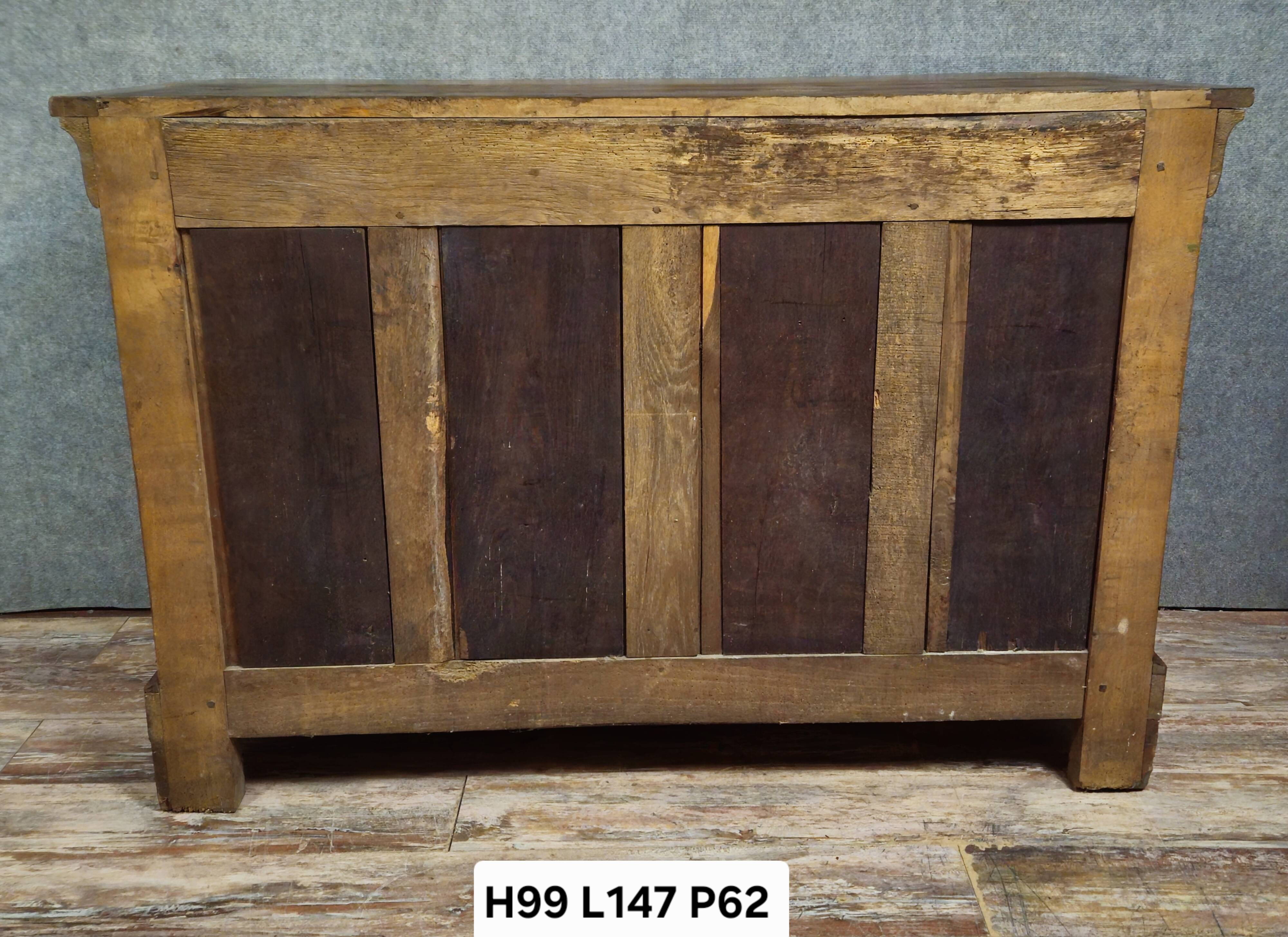 Buffet ancien époque Louis Philippe en noyer, XIXᵉ siècle