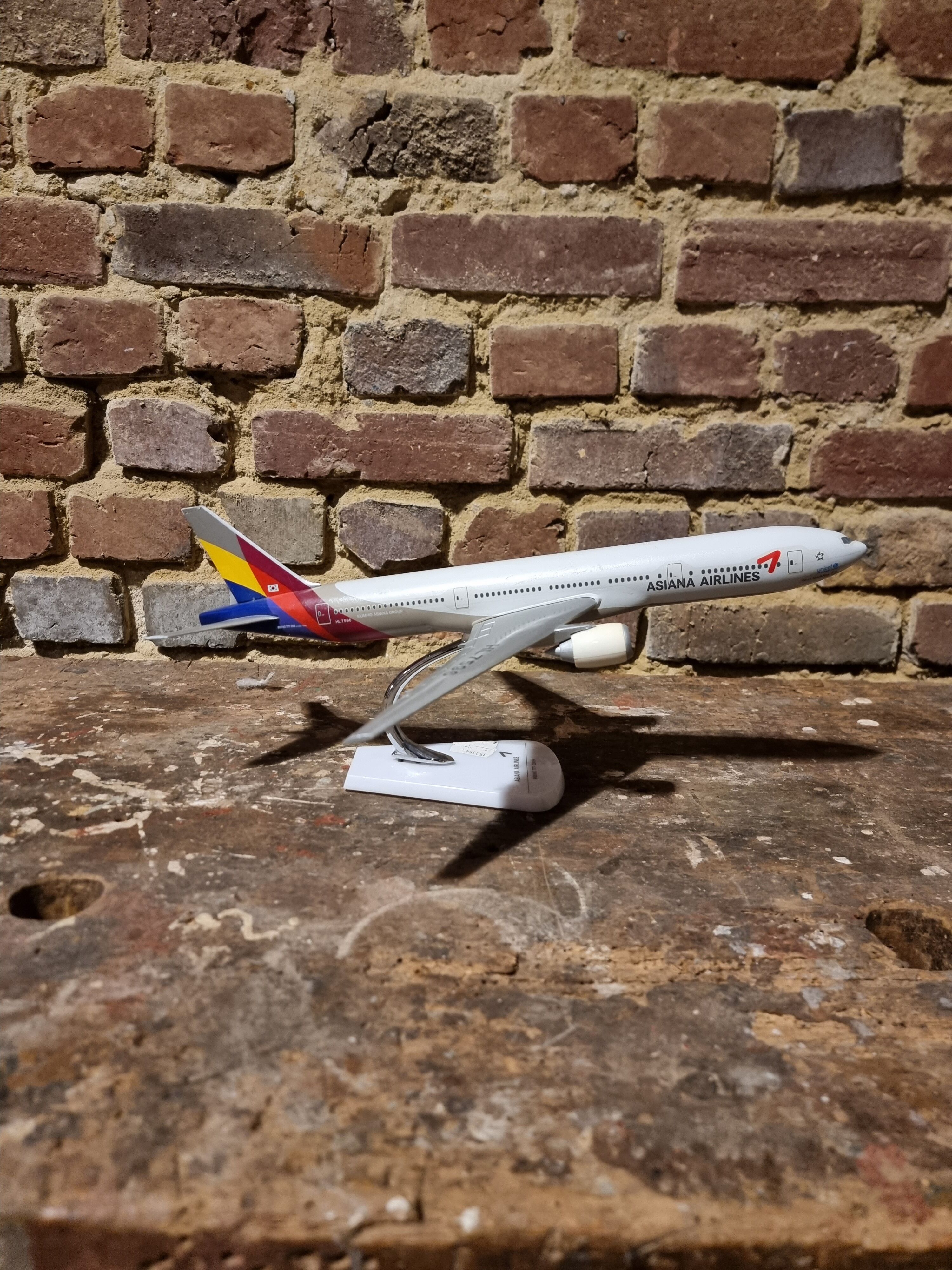 Model aircraft Boeing 777