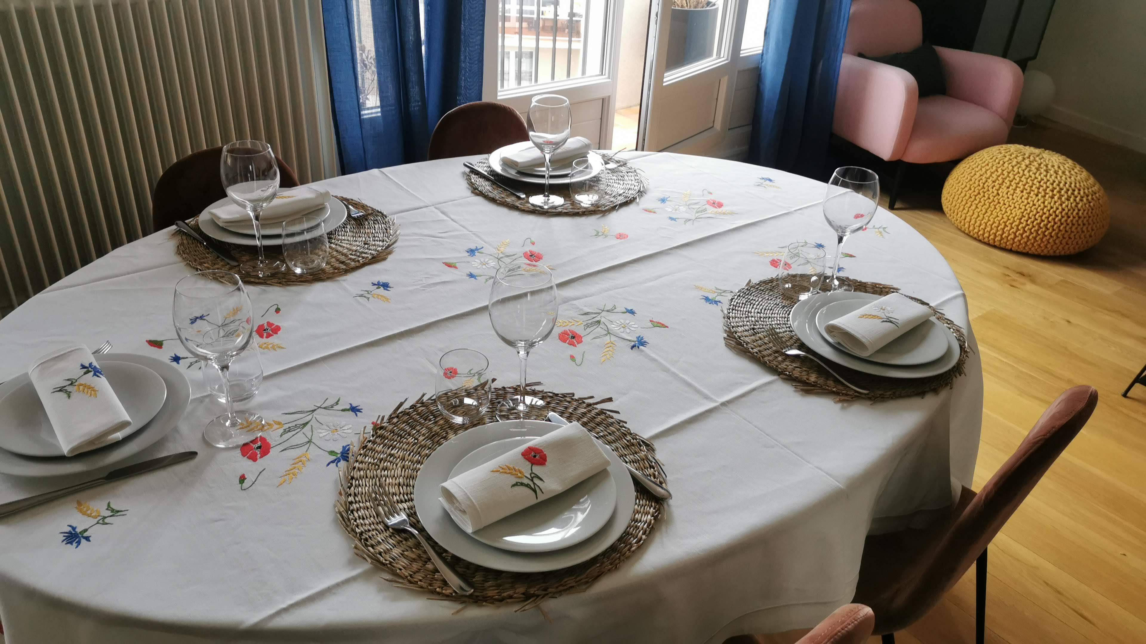 Peter Ghyczy designer dining table oval 170×130 for 4-6, up to 8 people.