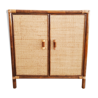 Meuble en rotin tissé et bambou