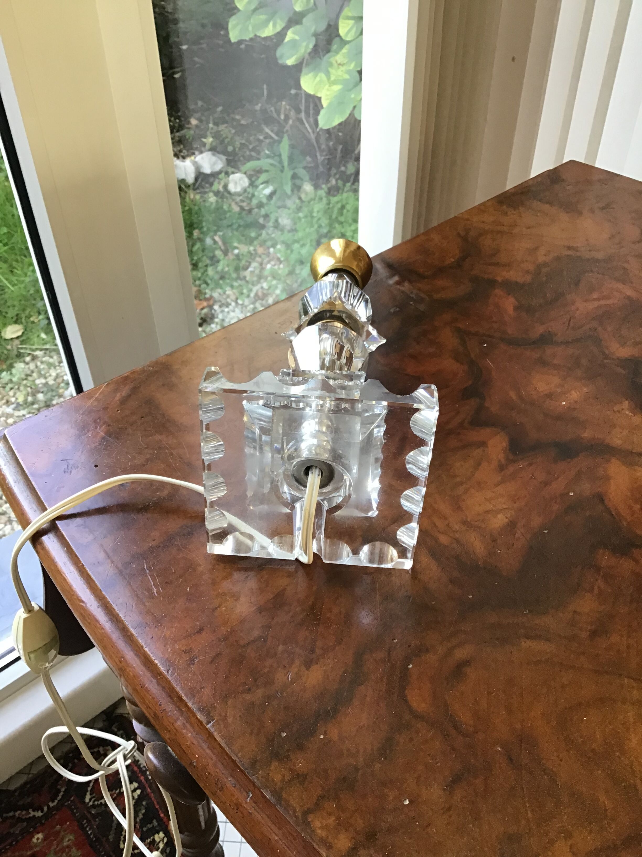Baccarat lamp foot