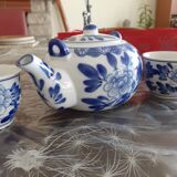 Asian porcelain box 1 tea and 4 cups with signature